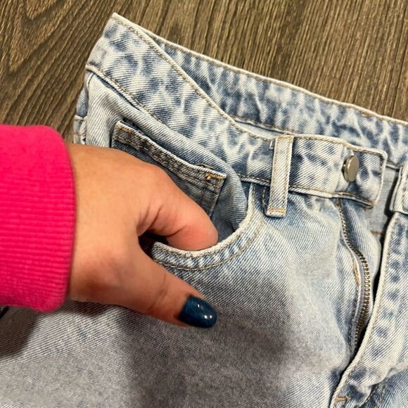 Shein Straight Jeans Distressed Denim Cotton Blend 5-Pockets Light Wash Medium - Picture 4 of 11